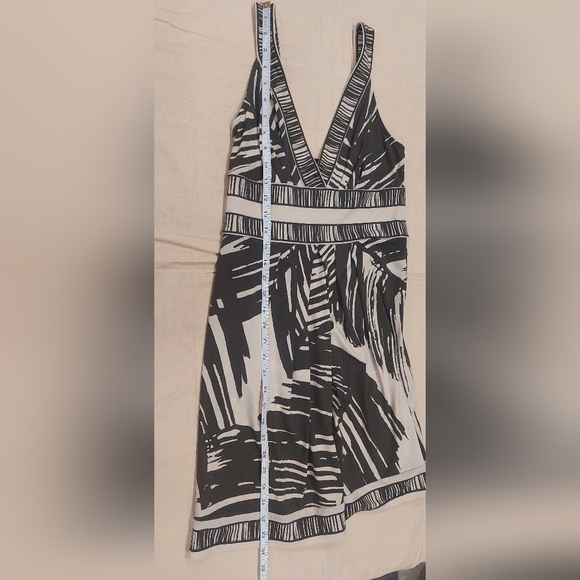 BCBGMaxAzria Tan and Cream Patterned Maxi Dress - Picture 10 of 10